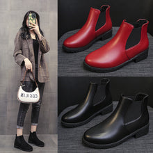New Springautumn Red Dr Martens-style Boots With A Round Toe And Chunky Heel