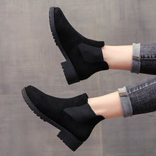 New Springautumn Red Dr Martens-style Boots With A Round Toe And Chunky Heel